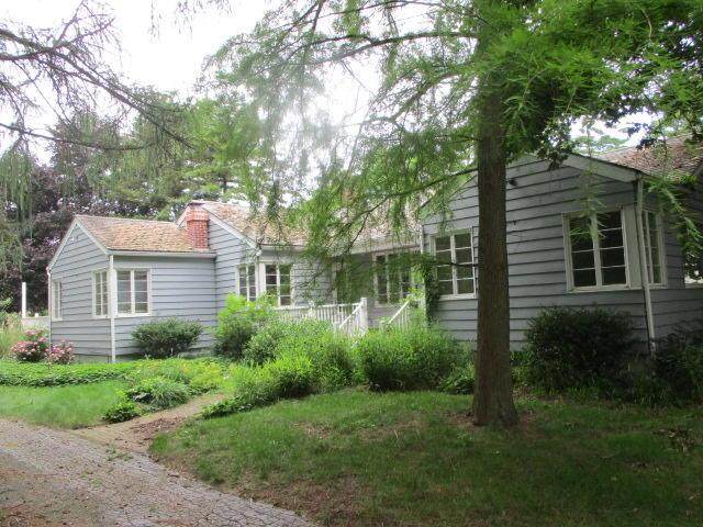 3140 Lakeshore Drive - Photo 1