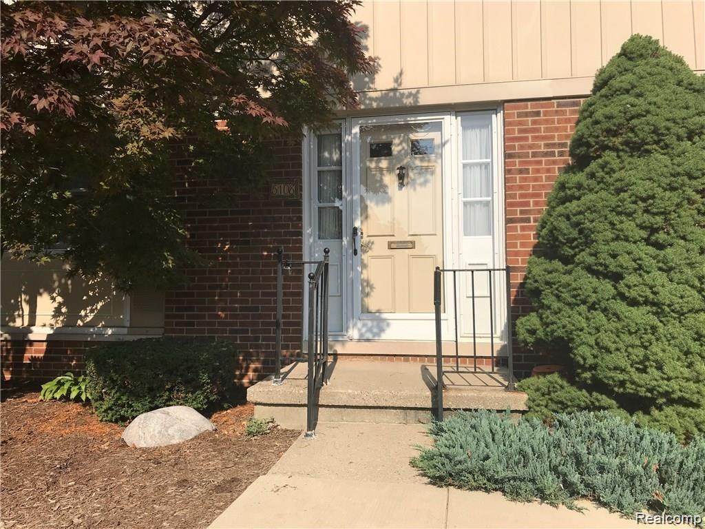 5108 Buckingham - Photo 1