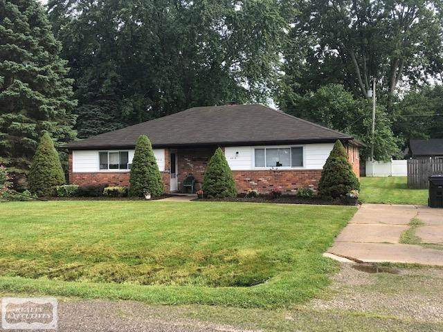 8816 Russell St - Photo 1