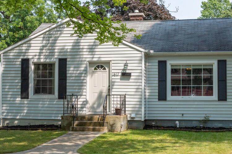 1417 Sheridan Avenue - Photo 1