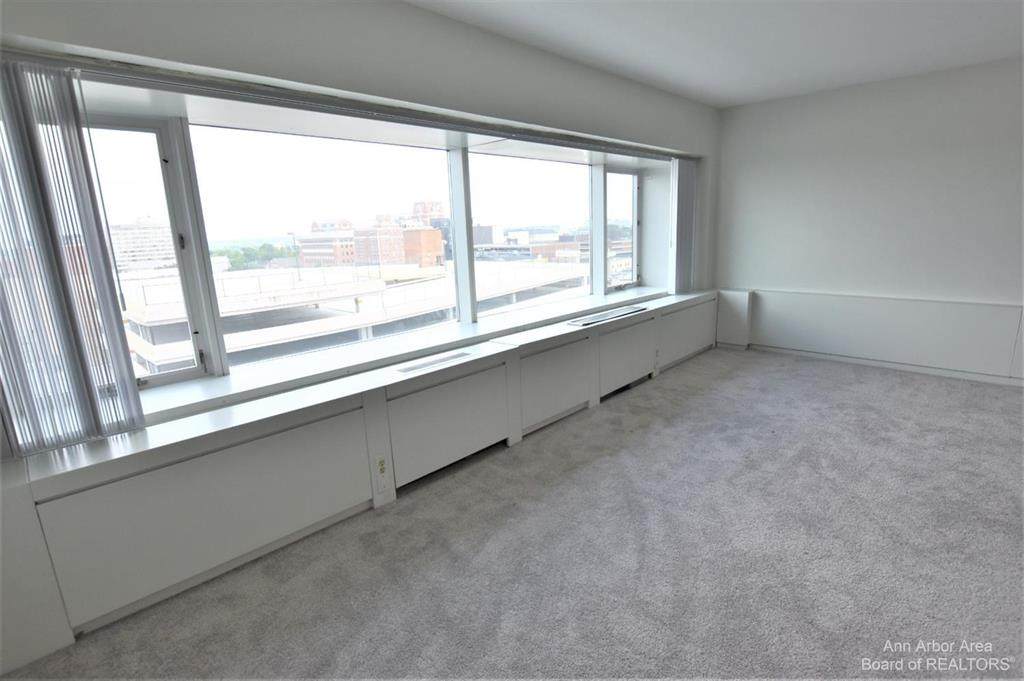 555 William Street - Photo 1