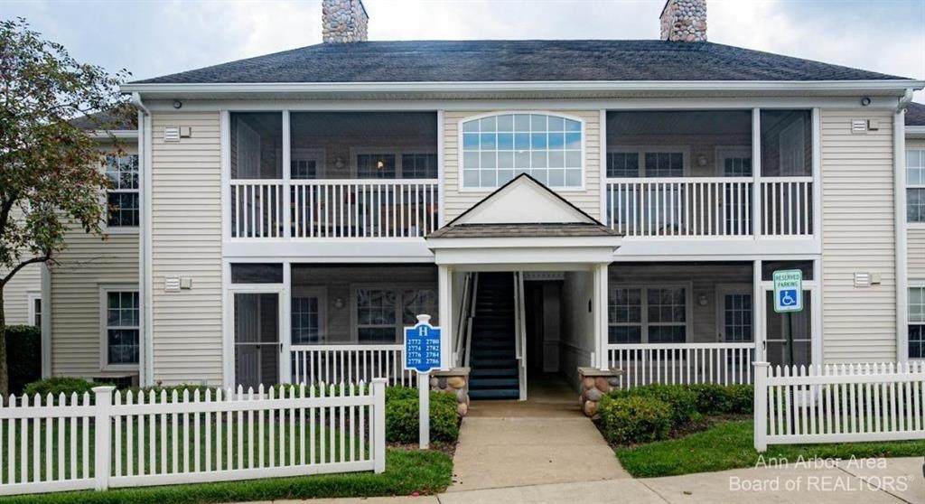2774 Knightsbridge Circle - Photo 1