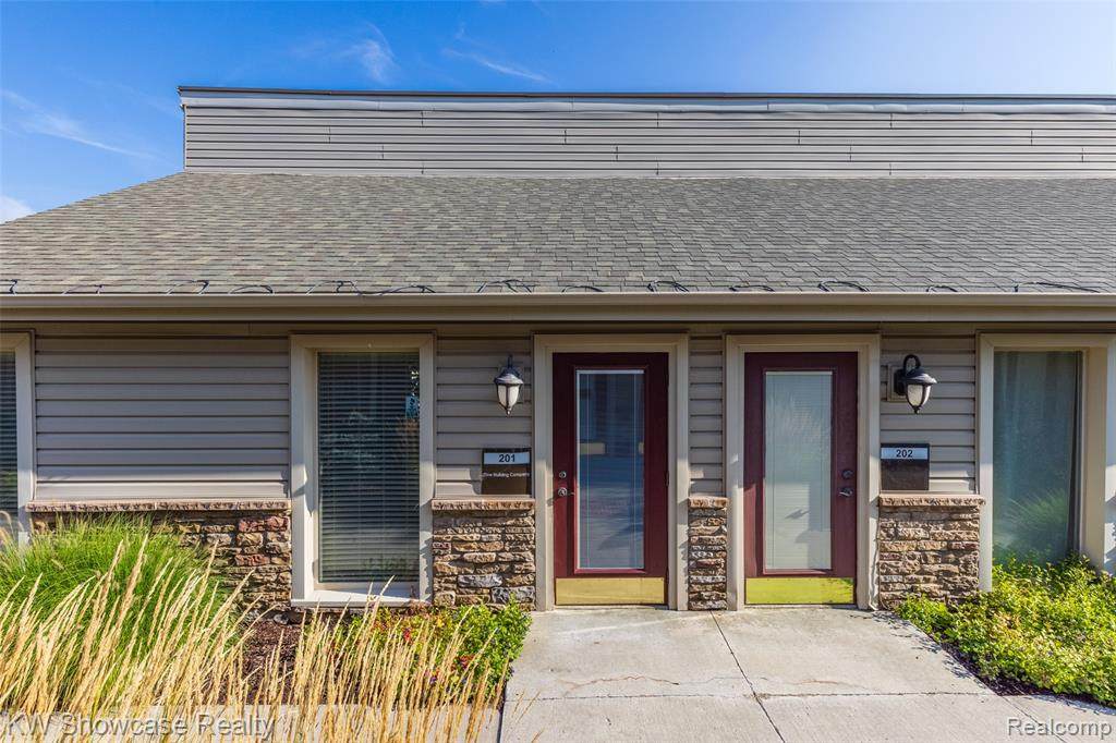 31811 Middlebelt Rd Suite 201 - Photo 1
