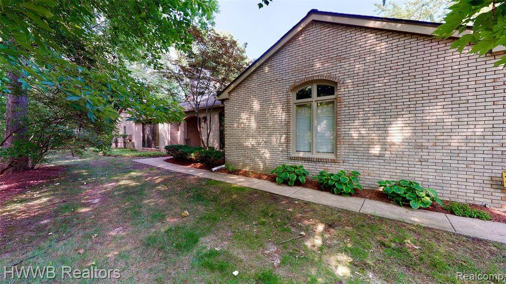 1211 Woodcrest Circle - Photo 1