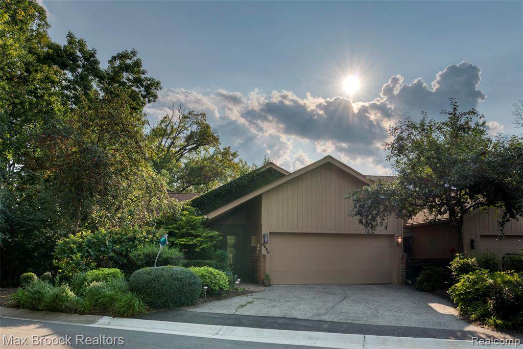 3636 Pheasant Run - Photo 1