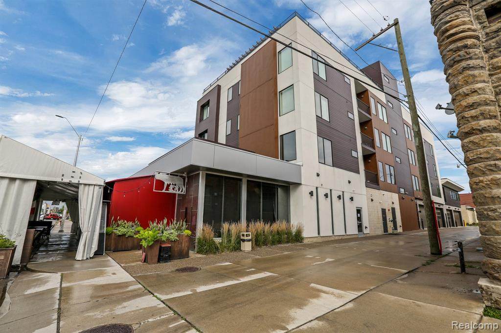 438 Selden Street - Photo 1