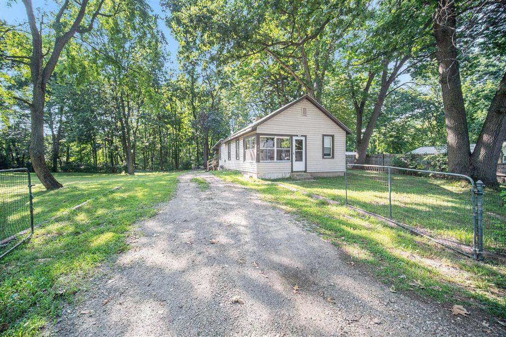 1226 Winifred Street - Photo 1