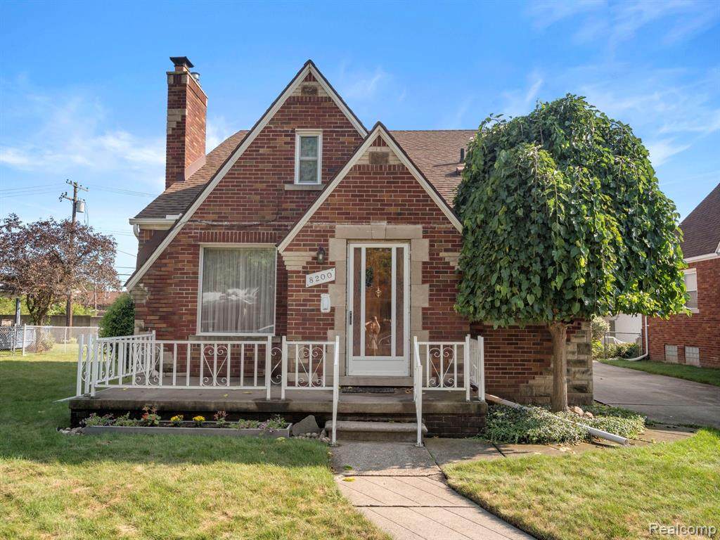 8200 Warren Boulevard - Photo 1