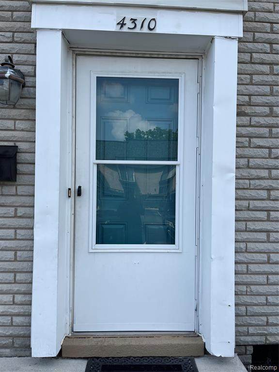 4310 15 MILE Road - Photo 1