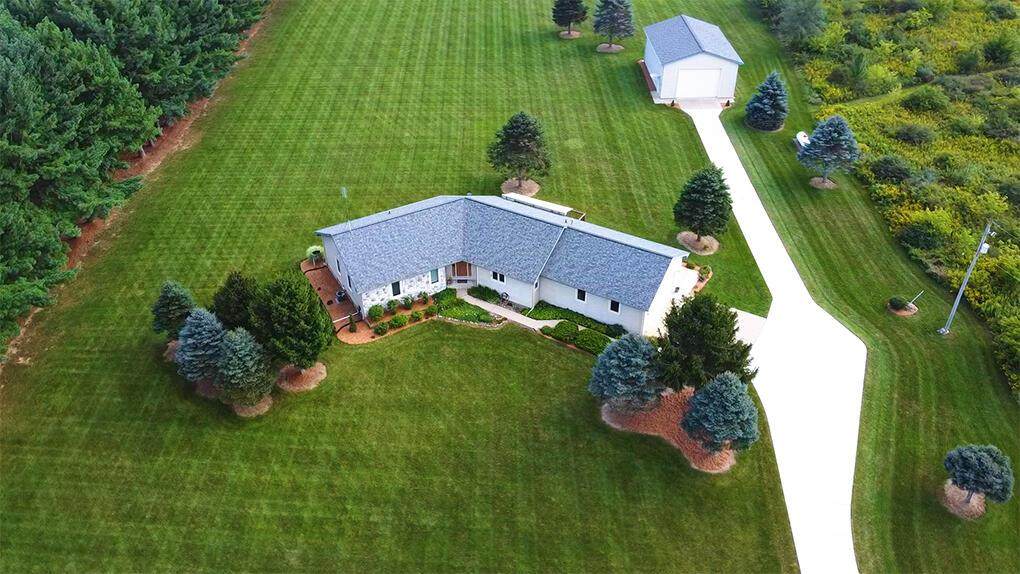 13313 King Road - Photo 1