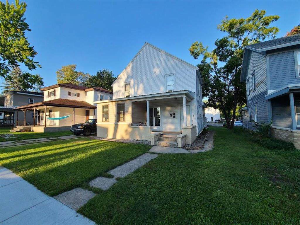 414 Warren Avenue - Photo 1