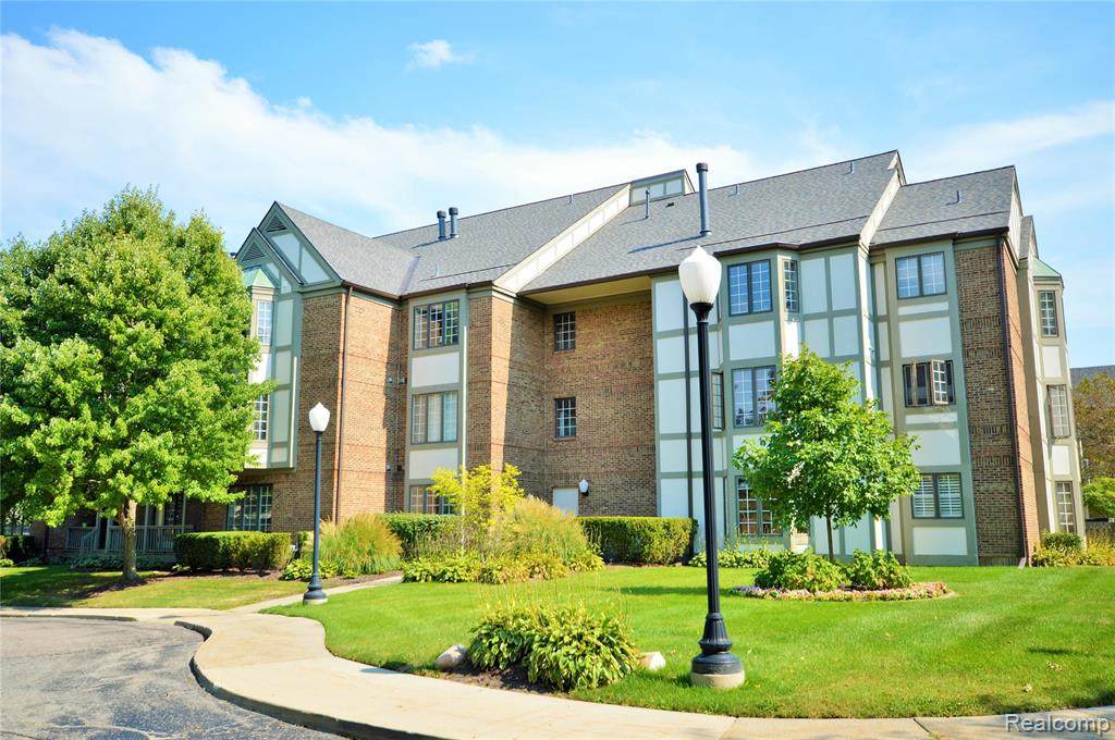 835 Deer Court - Photo 1