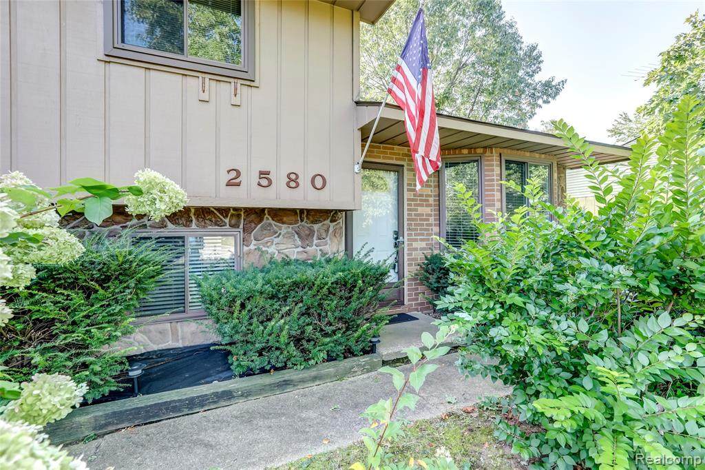 2580 Pontiac Trail - Photo 1