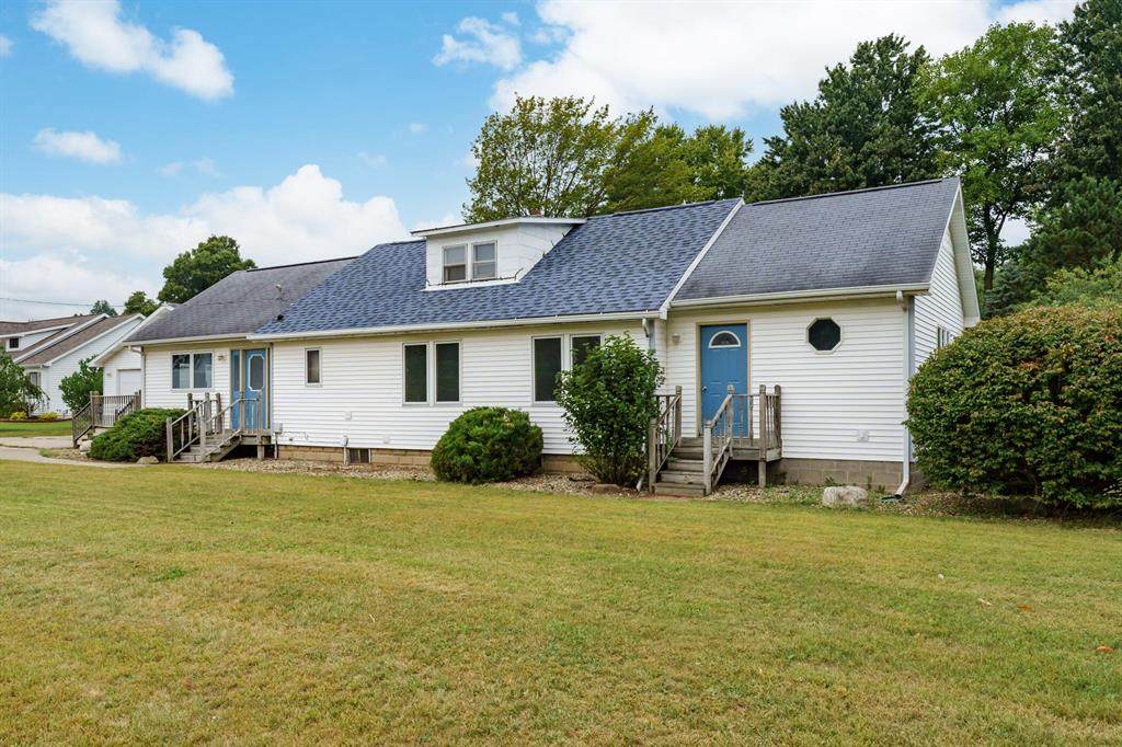 9804 Oakland Drive - Photo 1