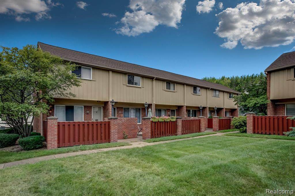 327 Lincoln Avenue - Photo 1