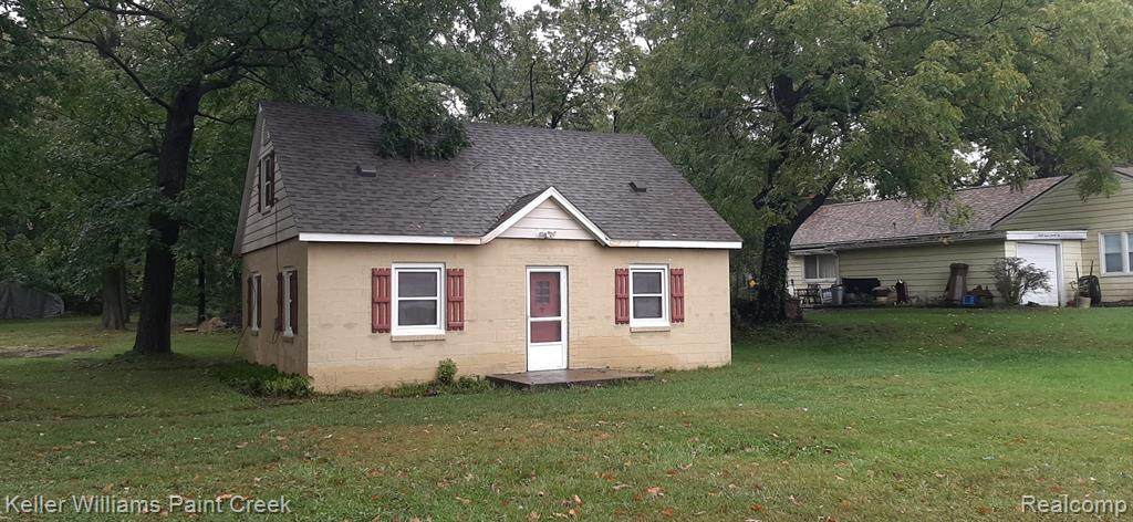 2731 Pontiac Road - Photo 1