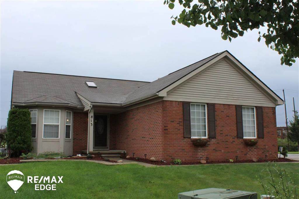 813 Columbia Dr - Photo 1