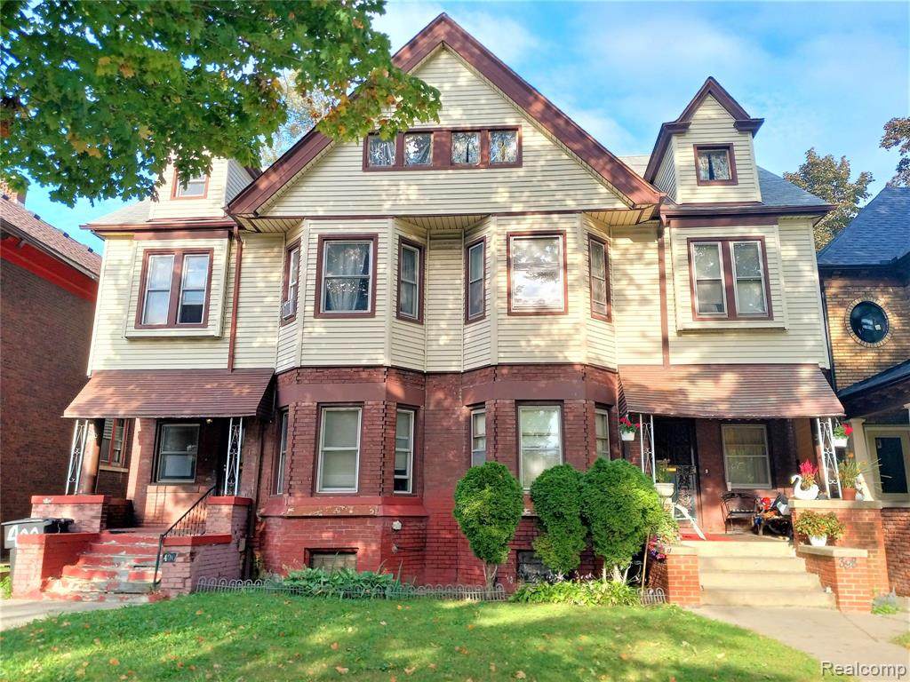398-400 Grand Boulevard - Photo 1