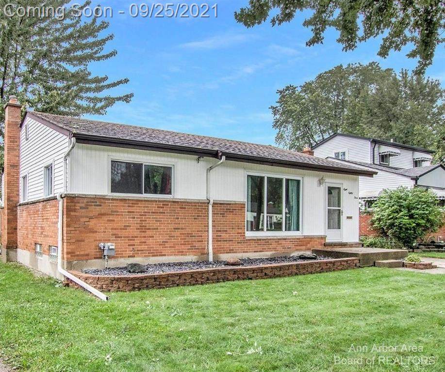 883 Bernie Lane - Photo 1