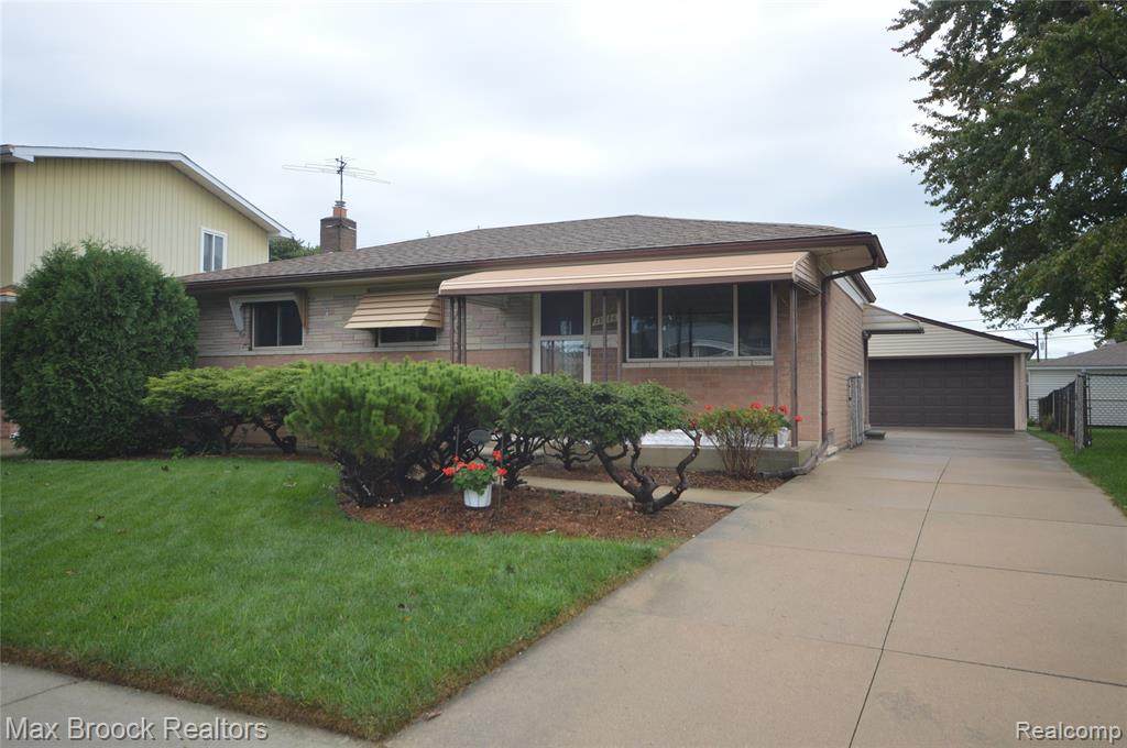 15986 Dugan Street - Photo 1