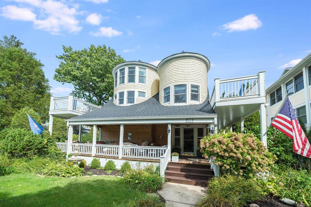 203 Dyckman Avenue - Photo 1