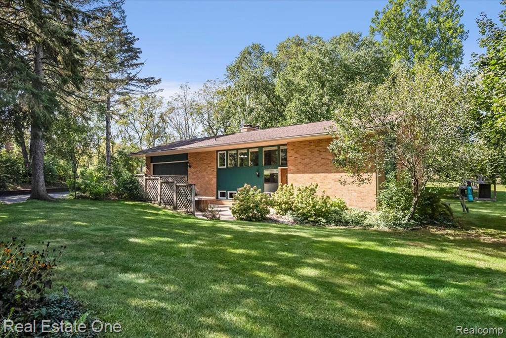 1384 Mesa Drive - Photo 1