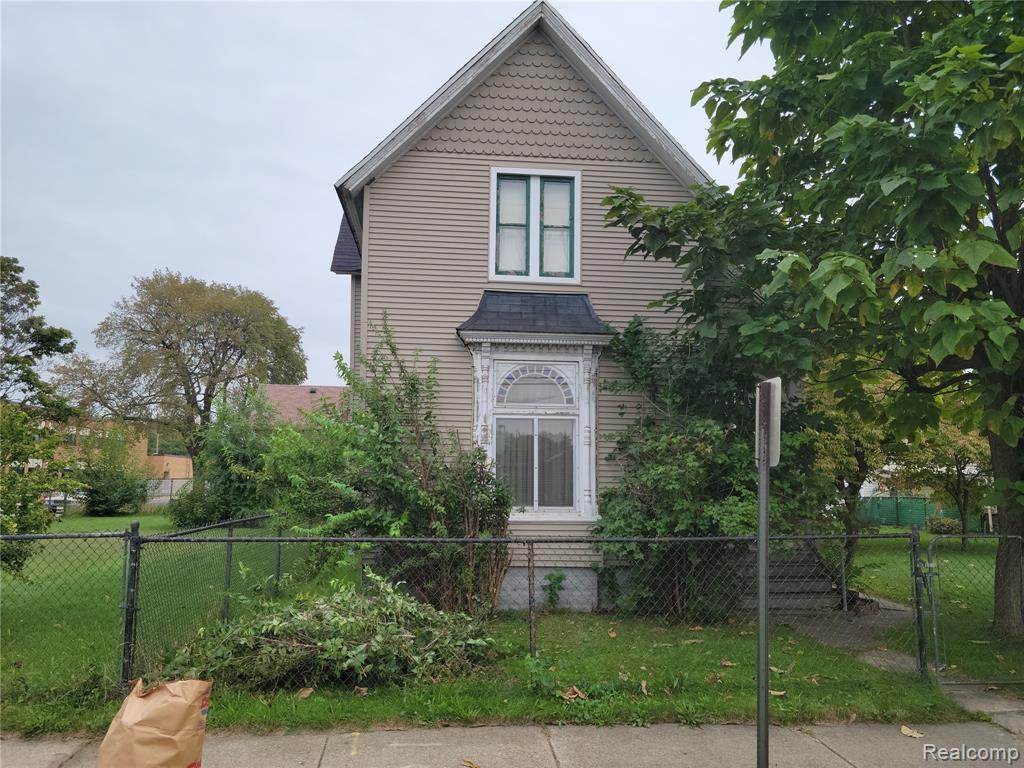 173 Burke Street - Photo 1