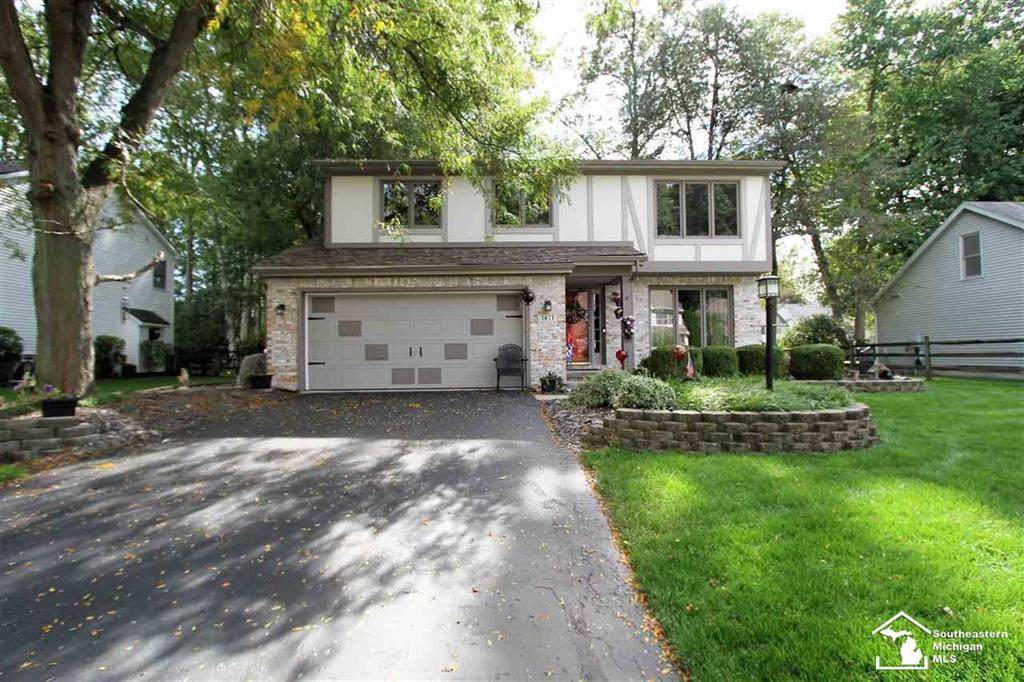 1471 Beddington - Photo 1