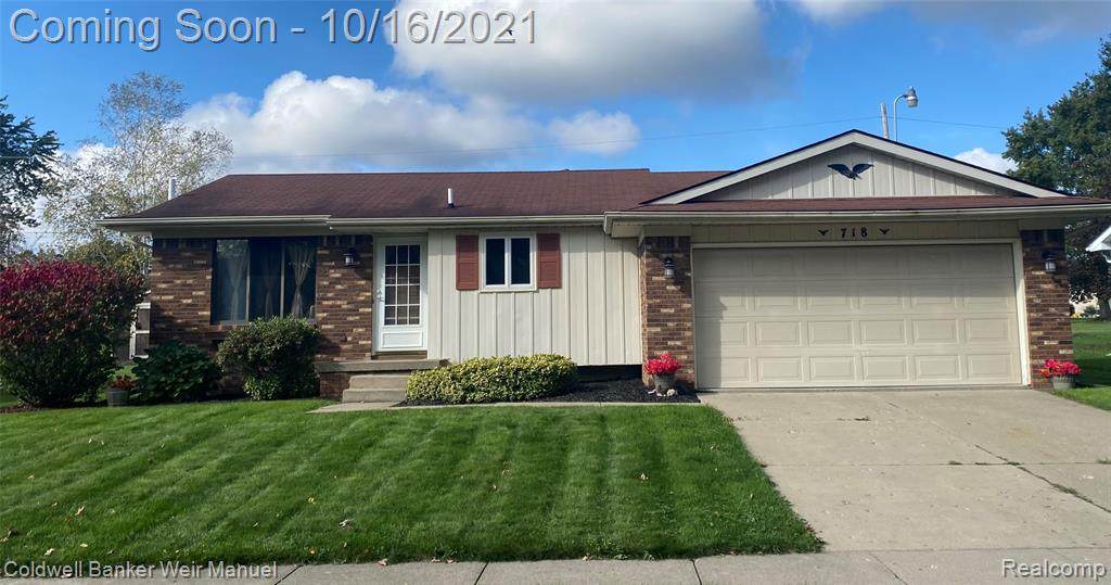 718 Locust Drive - Photo 1