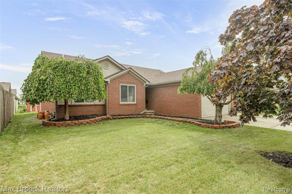 46088 Royal Drive - Photo 1