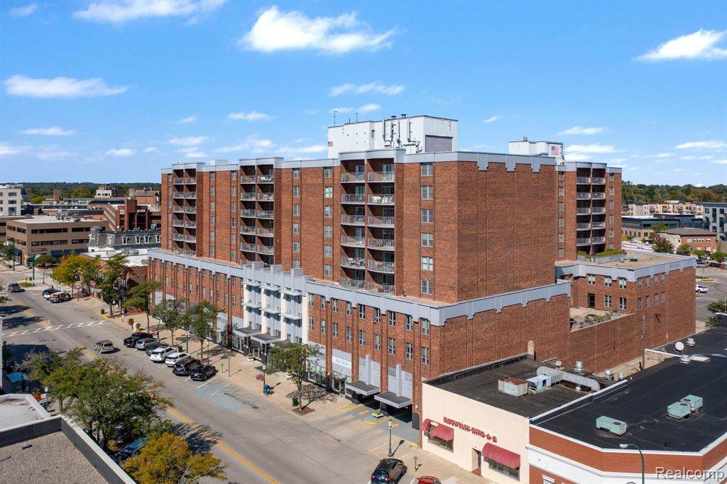 411 Old Woodward Avenue - Photo 1