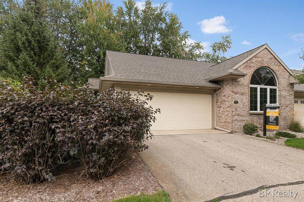 1327 Gleneagle Place - Photo 1