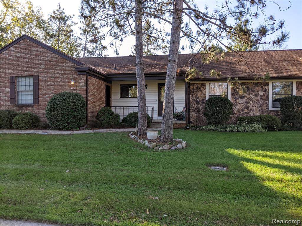 988 Riverview Court - Photo 1