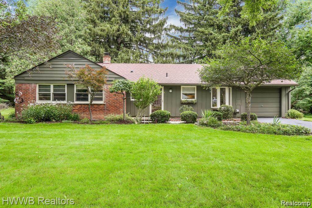 4076 Chestnut Hill Drive - Photo 1