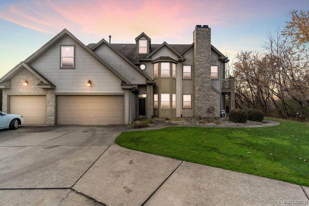 10024 Sunrise Drive - Photo 1