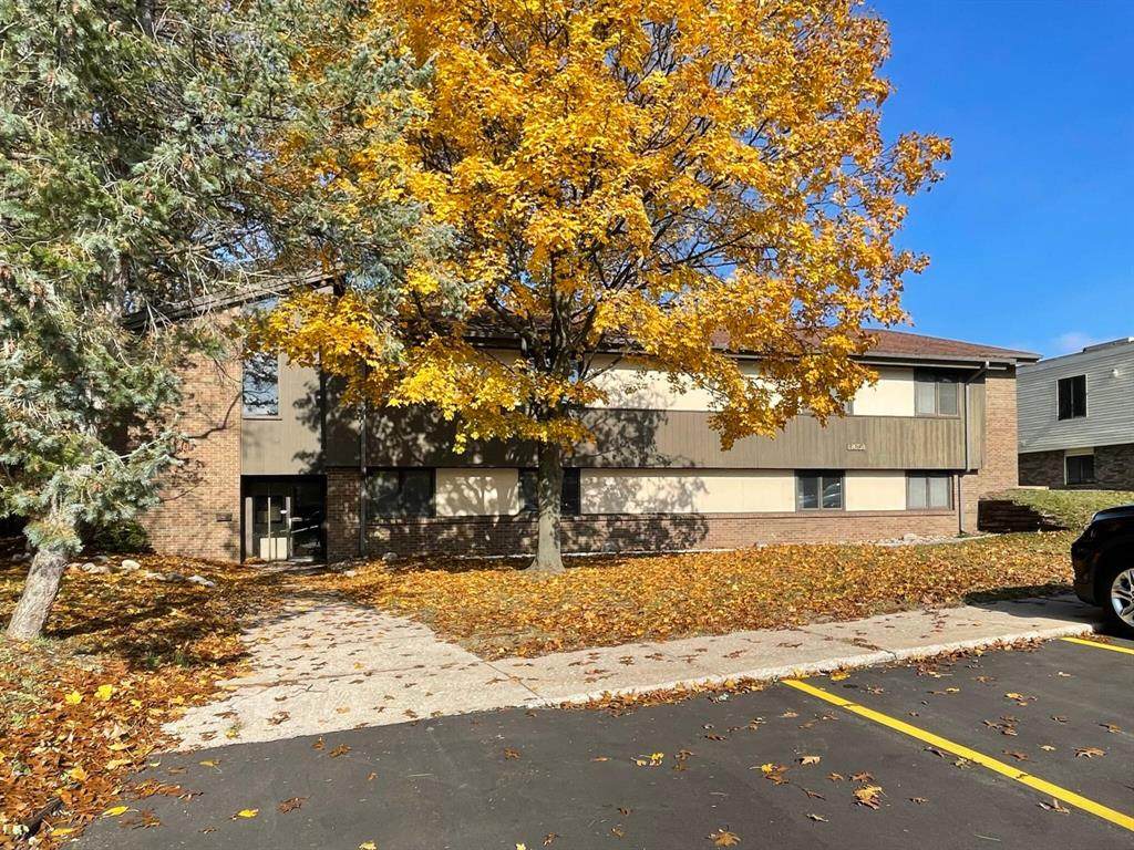 1651 Centre Avenue - Photo 1