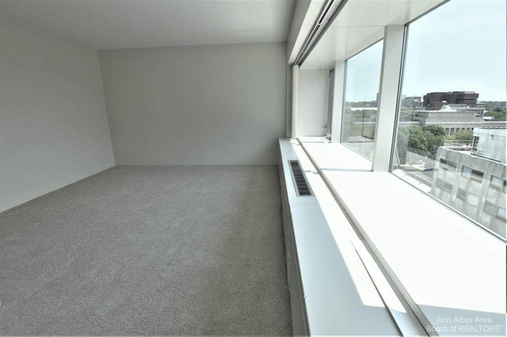 555 William Street - Photo 1
