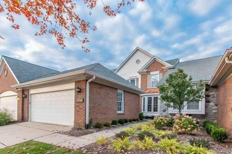 39744 Glenview Court - Photo 1