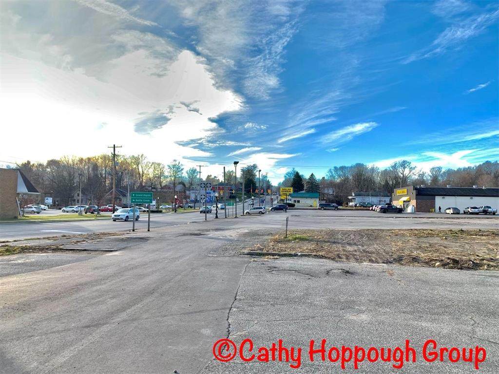 428 Lincoln Avenue - Photo 1