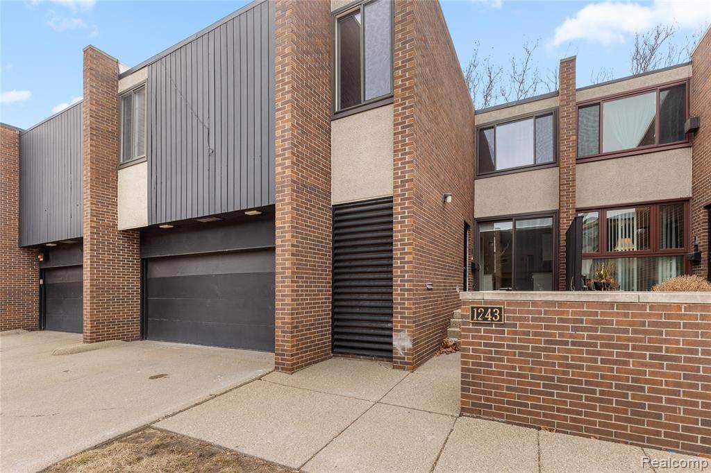 1243 Navarre Place - Photo 1