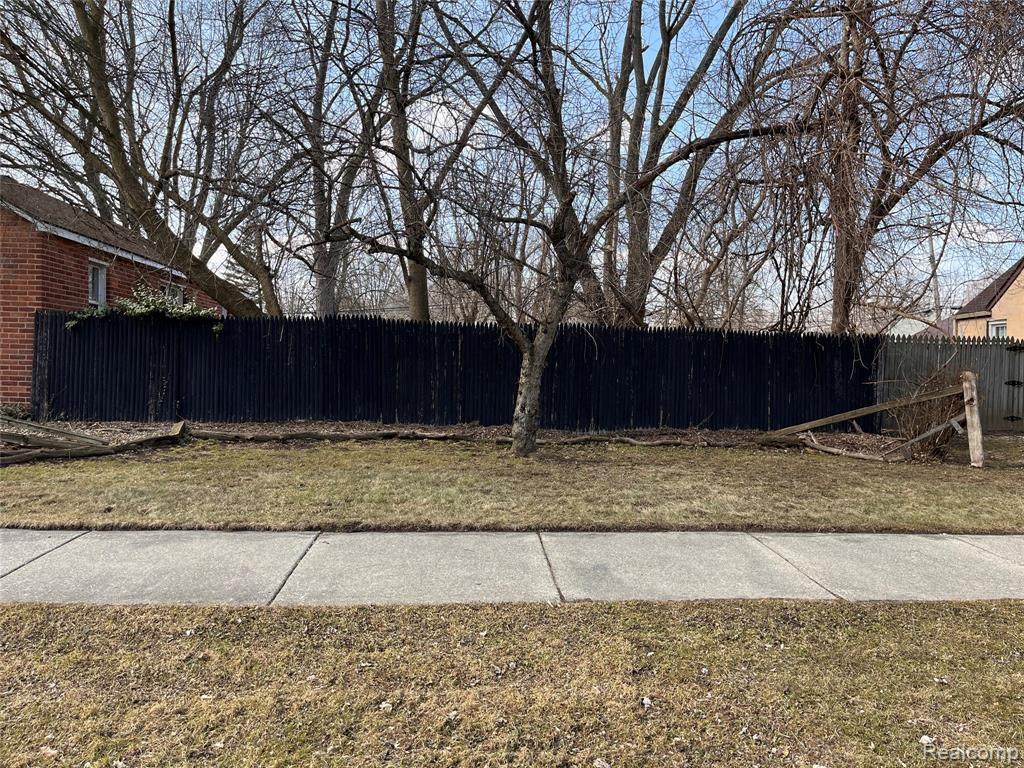 20231 St Francis - Photo 1