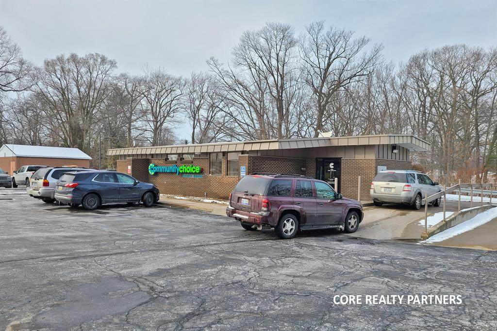 2735 Estes Street - Photo 1