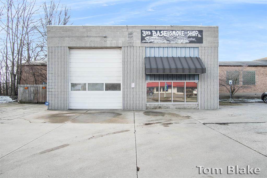 793 Laketon Avenue - Photo 1