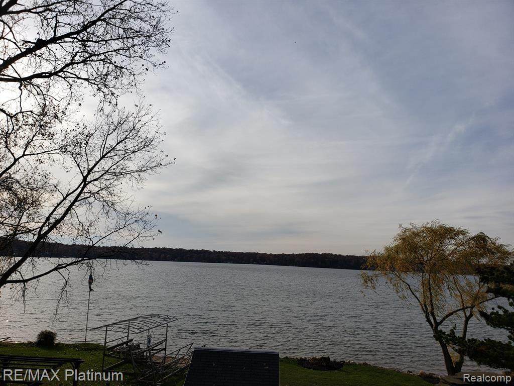 5864 Rays Drive - Photo 1