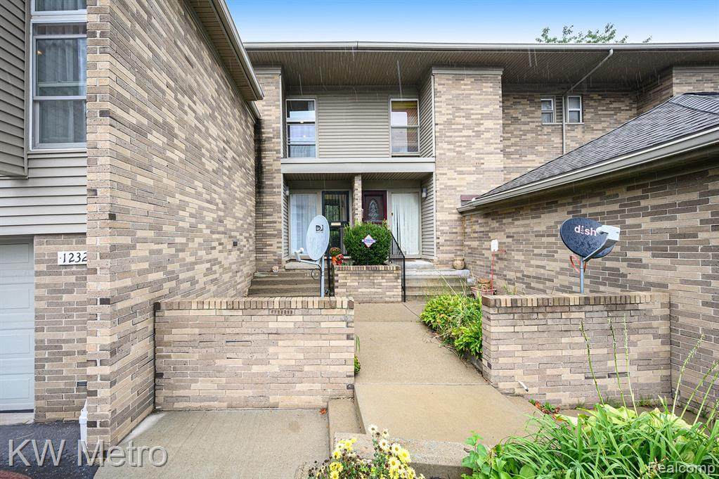 1232 St Aubin - Photo 1
