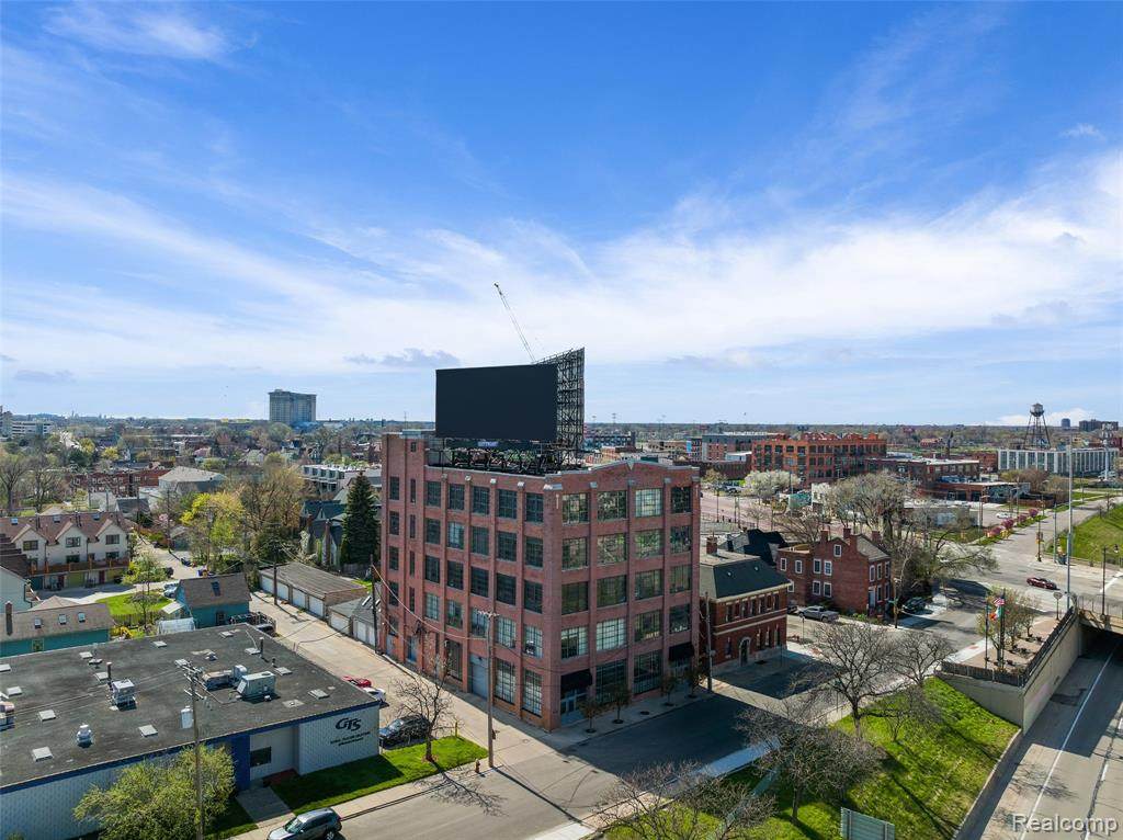 1535 6TH ST - Photo 1