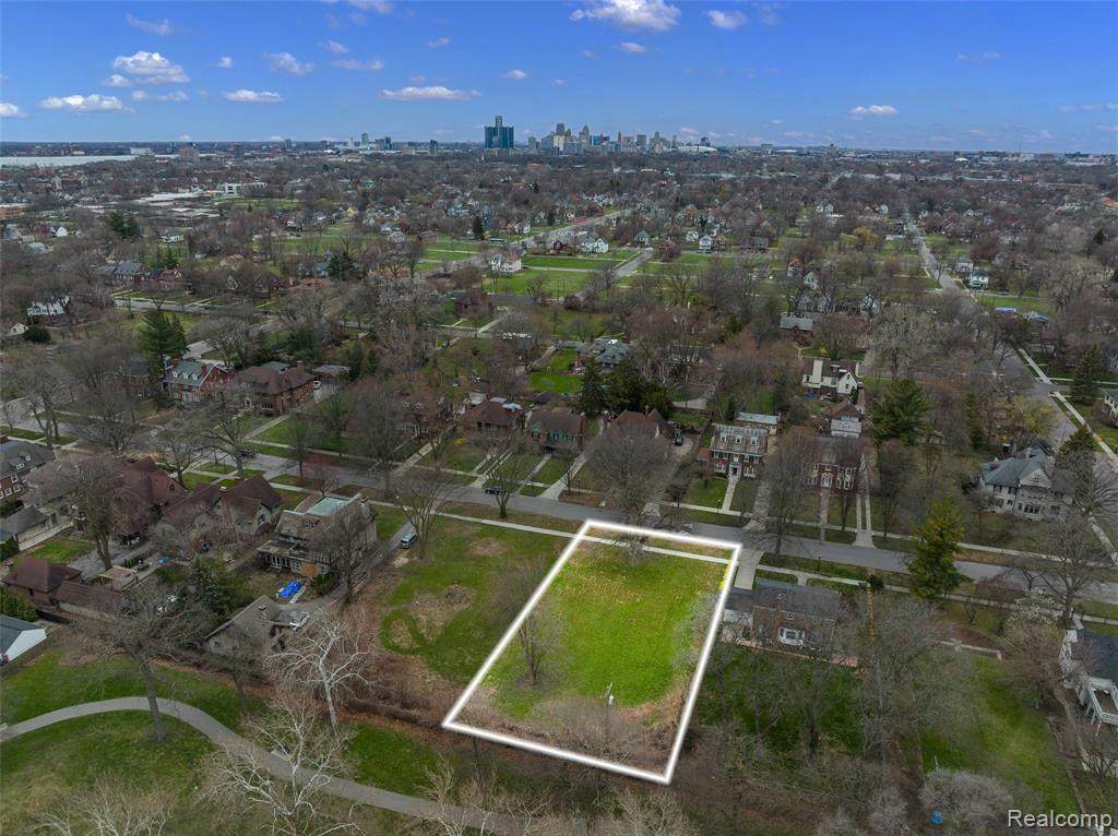 3020 Iroquois - Photo 1