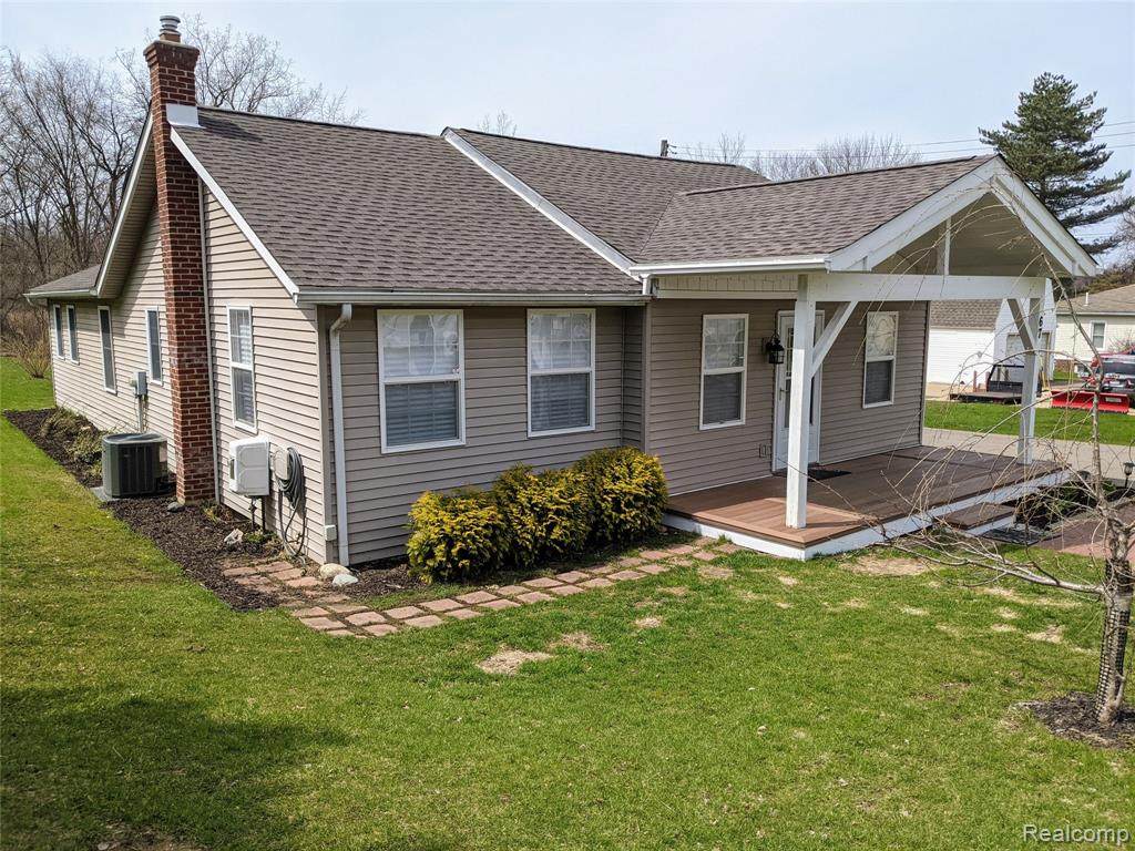 67 Roslyn Road - Photo 1