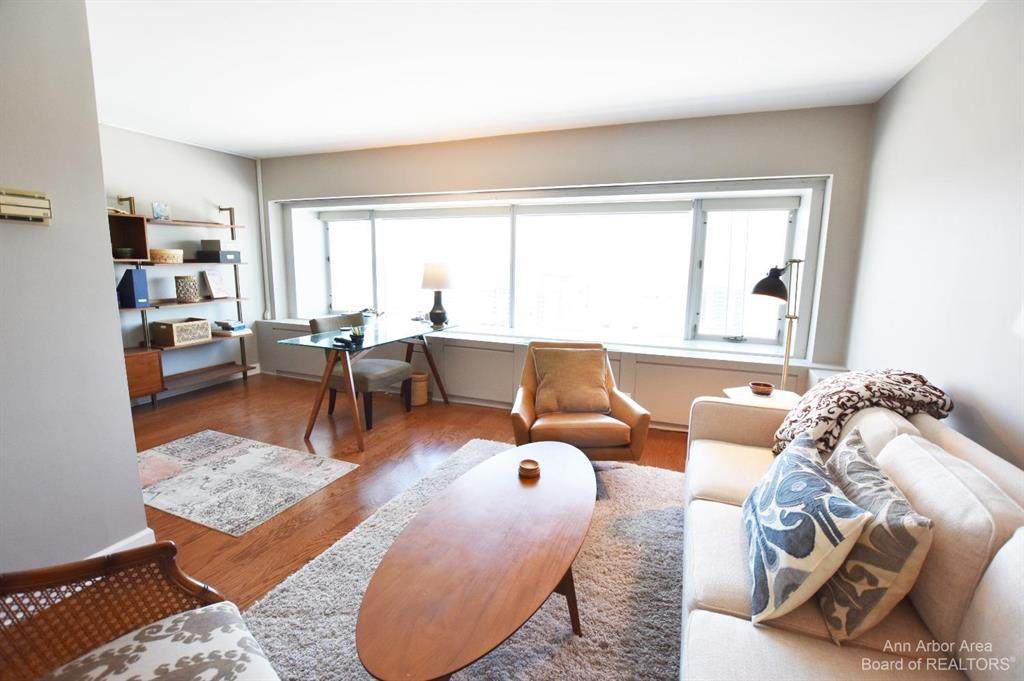 555 William Street - Photo 1