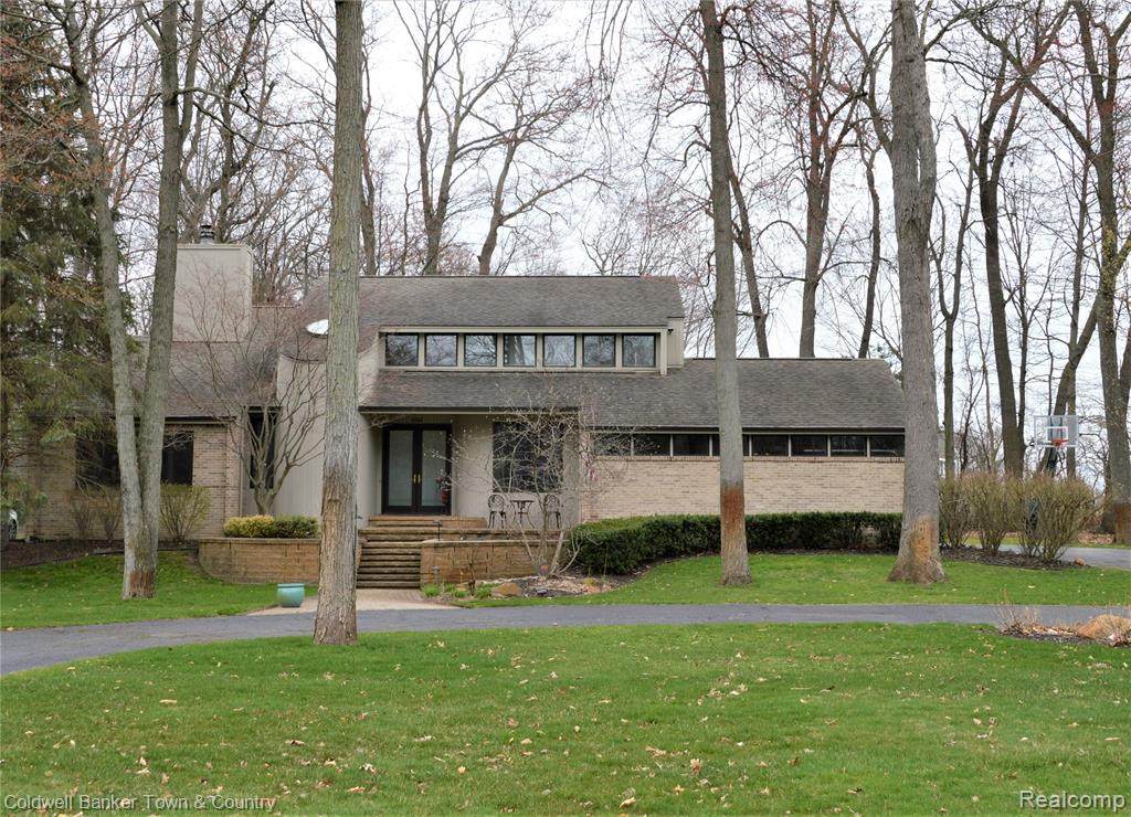 6180 Turnberry Drive - Photo 1